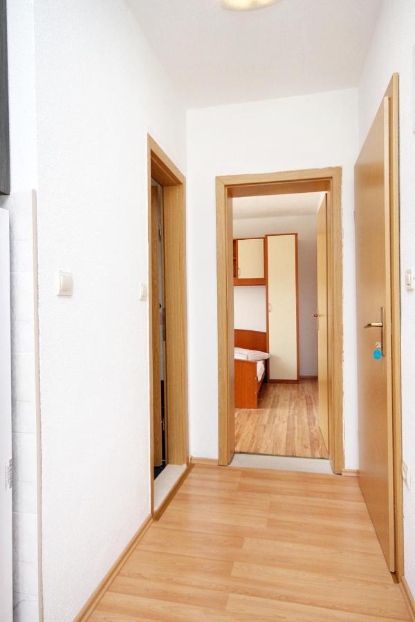 Apartments By The Sea Drvenik Donja Vala, Makarska - 6701 Exterior foto