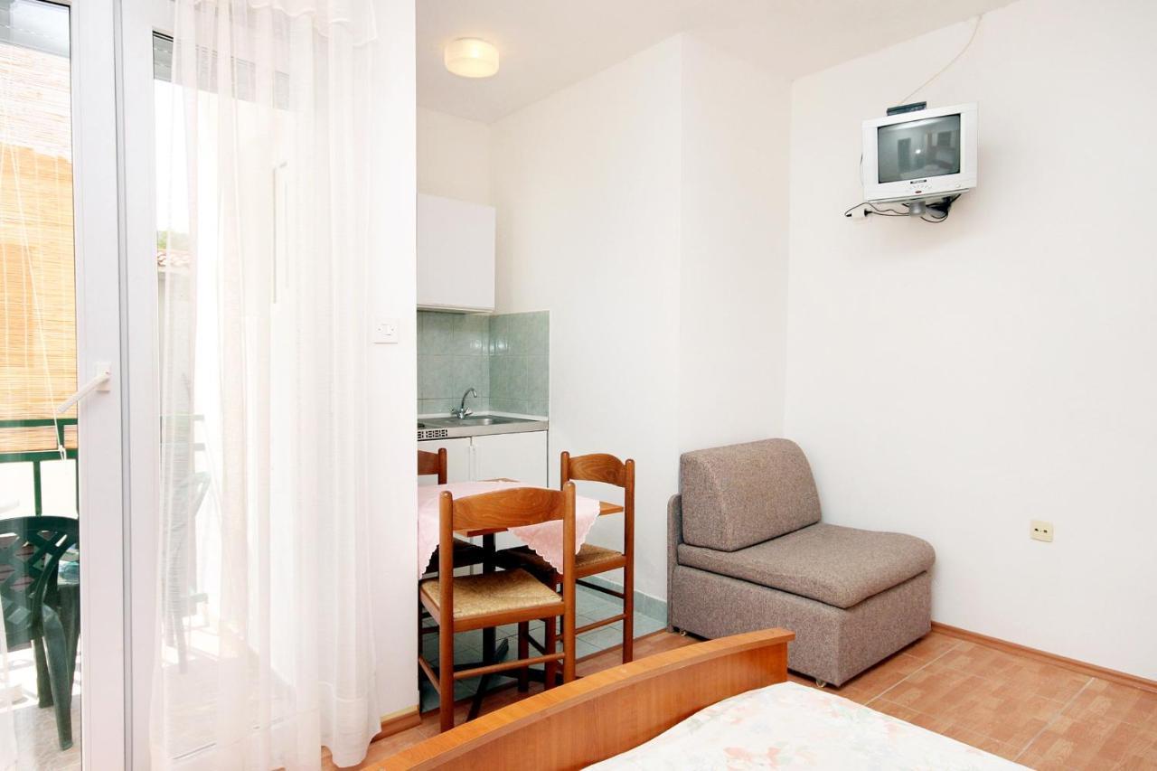 Apartments By The Sea Drvenik Donja Vala, Makarska - 6701 Exterior foto